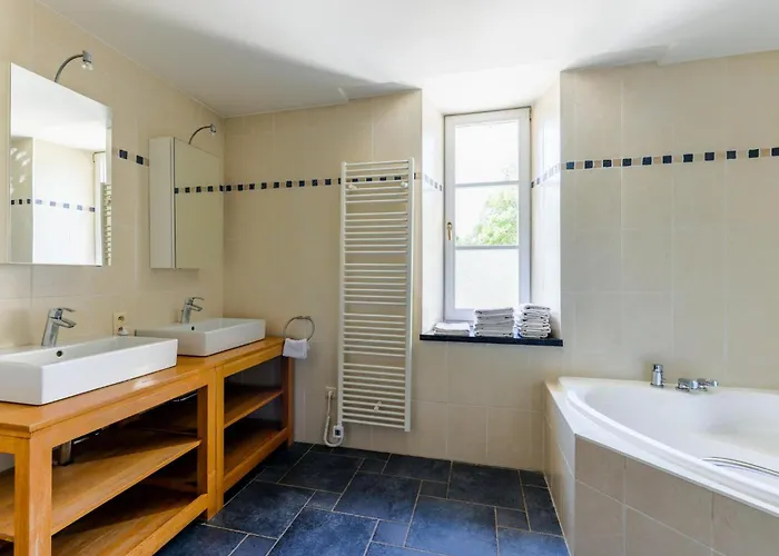 Дом отдыха Domaine Chateau De Dieupart Эвей